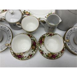 Royal Albert Old Country Roses pattern dinnerwares, to include four dinner plates, four cups and saucers etc, together with Noritake tea service 