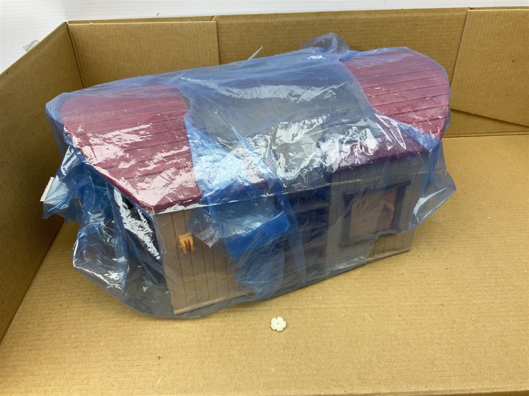 Playmobil - sets 3040, 3896 and 4150 (Adventskalender); all boxed; and Noah's Ark in associated box; together with Playpeople 1770 U.S. Cavalry Super Set; boxed (5)