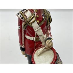 Michael J Sutty limited edition figure, Soldier Drummer, 1st Battalion, The Kings Own Royal Border Regiment 1984, 93/250, together with further limited edition Michael Sutty bust, 12/250, tallest H21.5cm