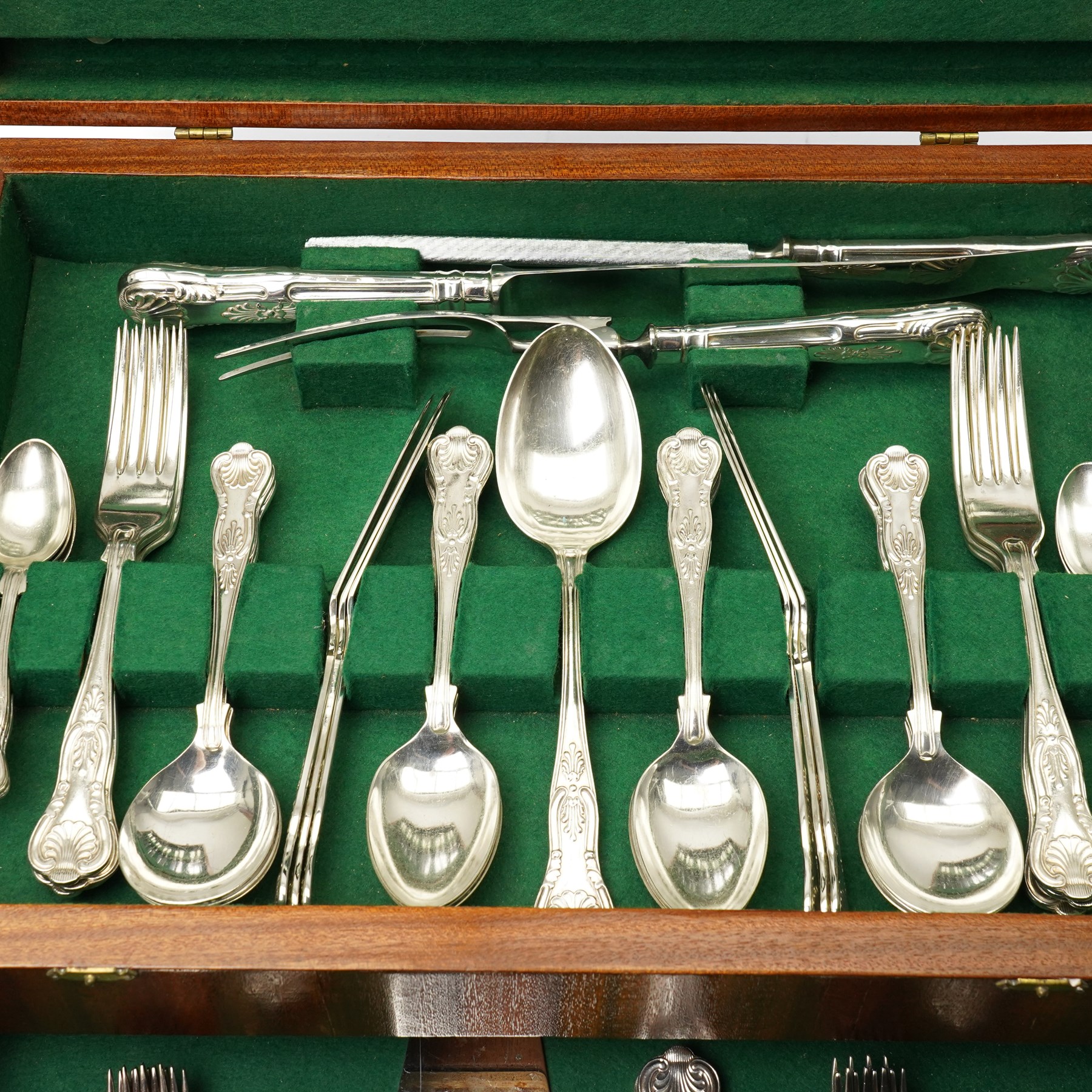 Canteen of silver plated Kings pattern cutlery for six covers in mahogany box with single drawer