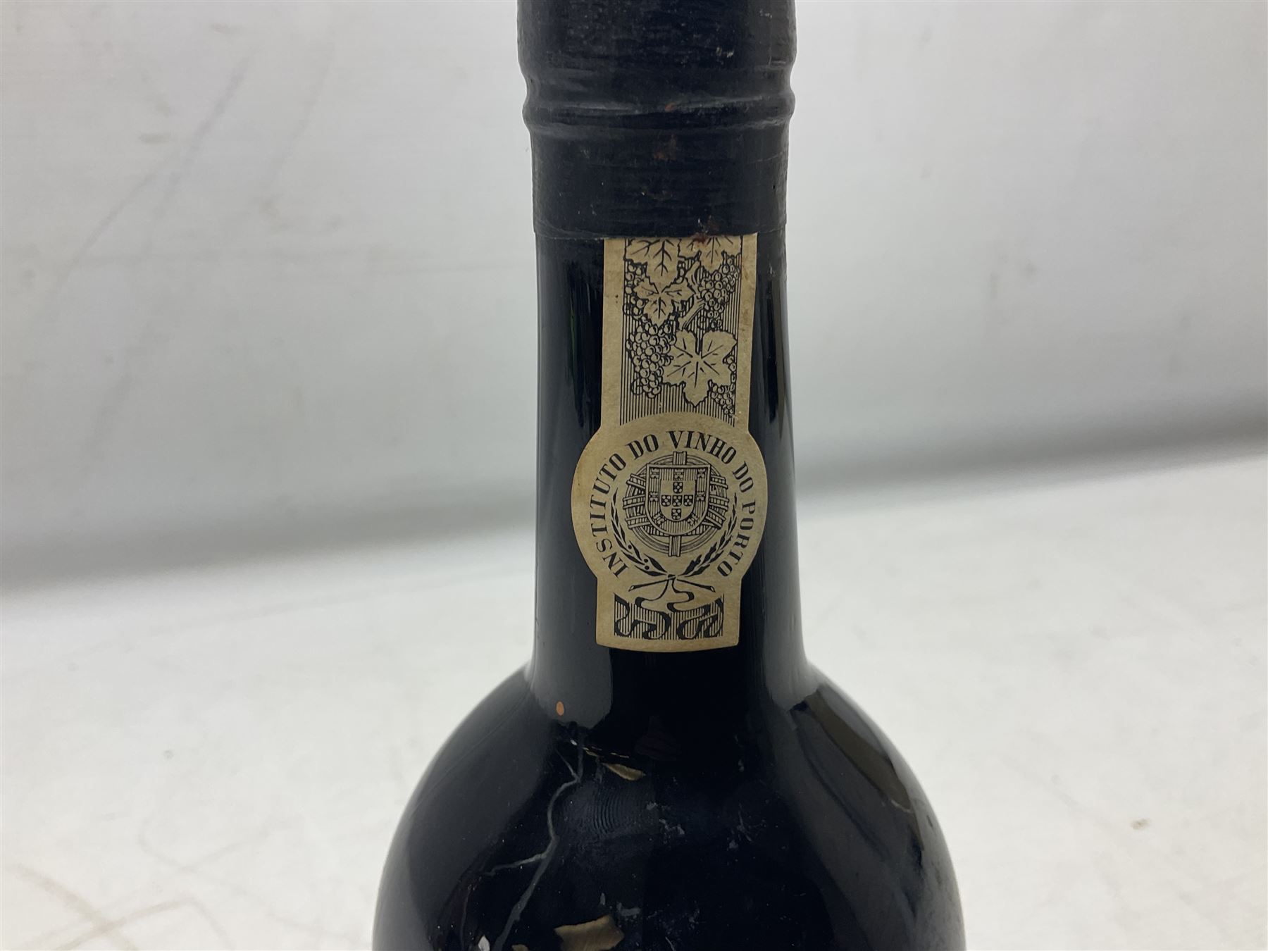 Warre's 1966, vintage port, unknown contents and proof 