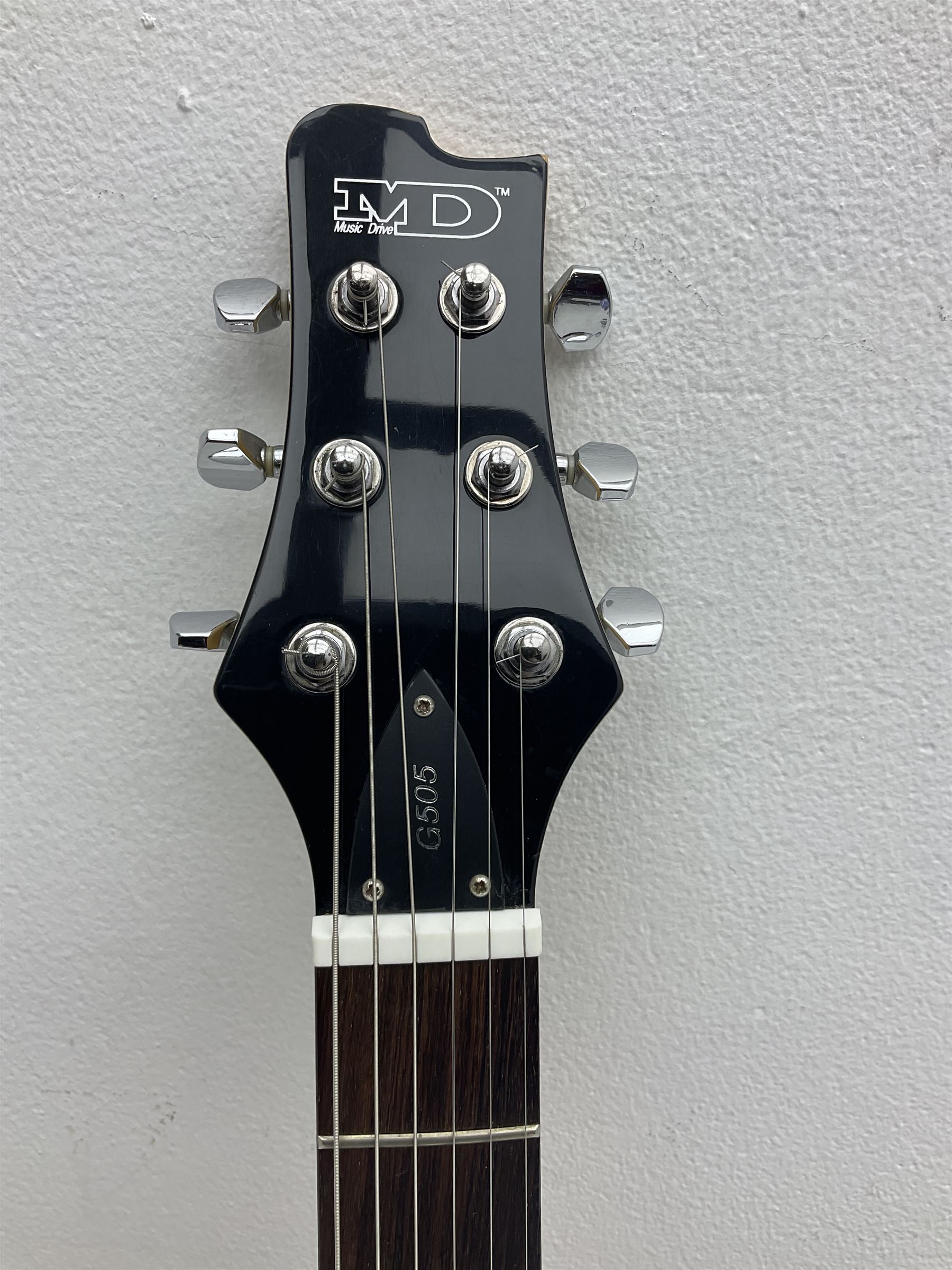 SG Junior Music Drive C19905 electric guitar serial no.911120 L99cm