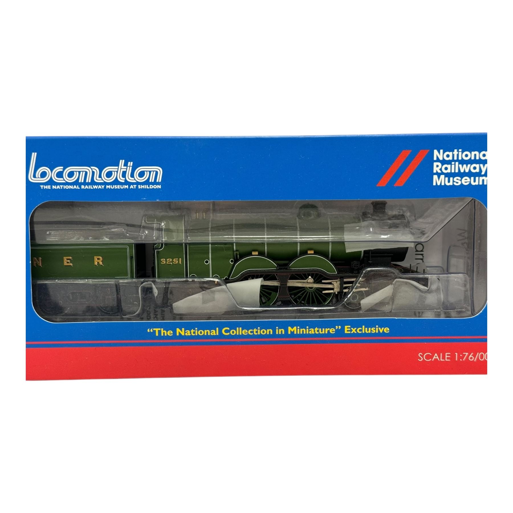 Bachmann '00' gauge 31765NRM National Railway Museum Edition GNR Class C1 Atlantic no. 3251 in LNER green livery, boxed