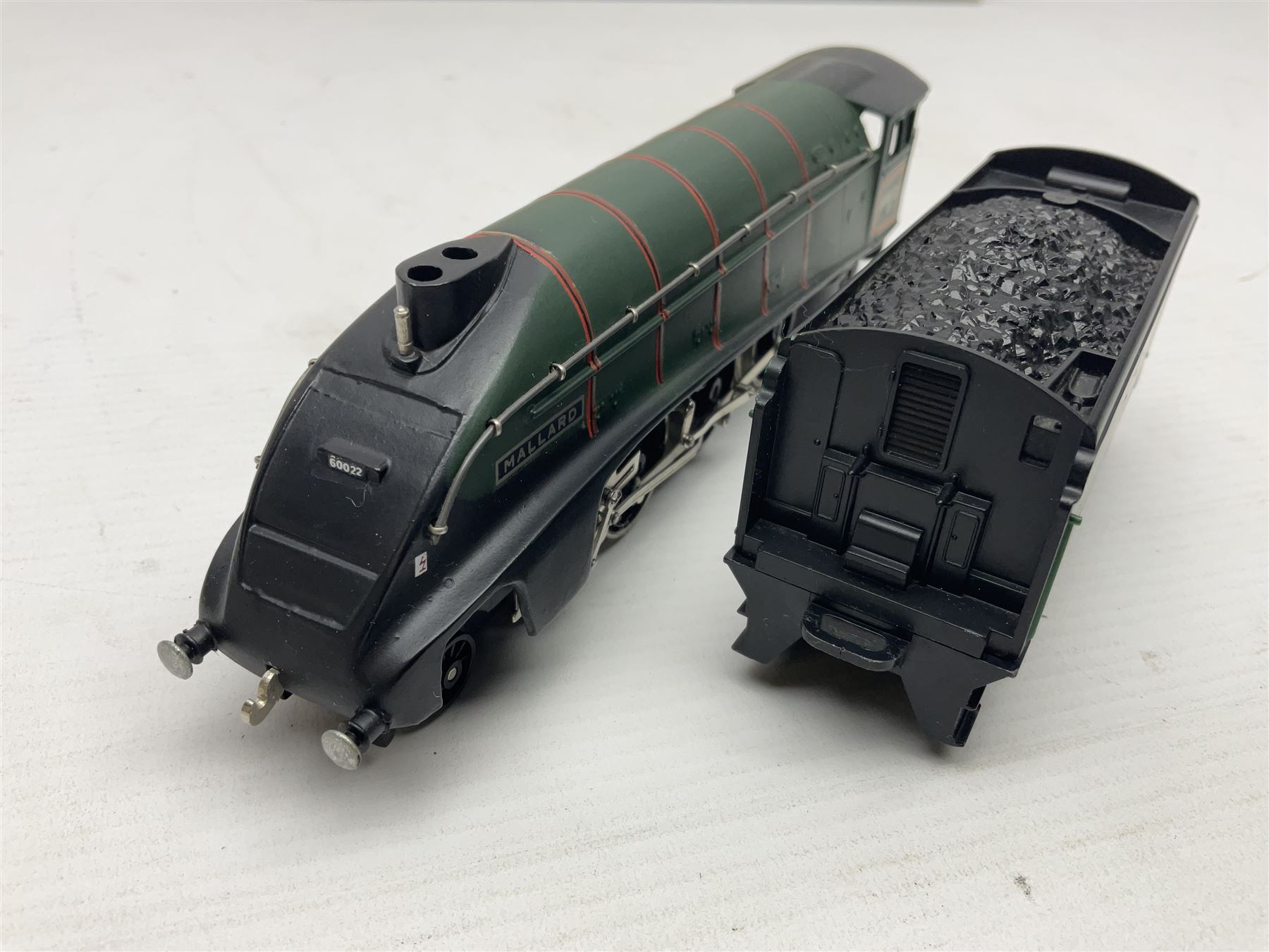 Wrenn '00' gauge - two Class N2 0-6-2 tank locomotives - No..9522 in LNER Light Green in original box with instructions; and No.69550 in BR Lined Black in associated Wrenn box with instructions; together with Tri-ang Wrenn '00' gauge Class A4 4-6-2 locomotive 'Mallard' No.60022; boxed (3)