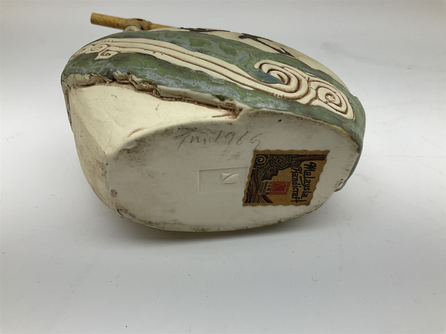 Collection of mostly Oriental ceramics, to include three 20th century Japanese Satsuma vases, two Japanese Imari plates, etc. 