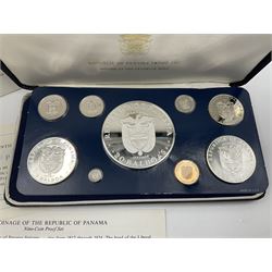Republic of Panama 1975 proof nine coin set, from two and a half centesimos to twenty balboas, minted at The Franklin Mint, cased with certificate
