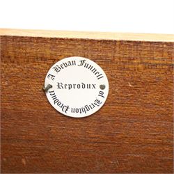 Reprodux - Georgian design figured and burr walnut bachelors chest, rectangular hinged-fold over top with reeded edge supported by stays, over four long graduating cock-beaded drawers, lower moulded edge on bracket feet