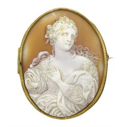 Large Victorian 15ct gold mounted cameo brooch, depicting a half length portrait of a lady