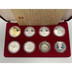 Pobjoy Mint sterling silver proof seven crown coin and gold plated sterling silver proof 'Silver Jubilee Crownmedal' set, commemorating the 'Silver Jubilee of Her Majesty Queen Elizabeth II 1977', cased with certificate