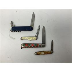 Twenty-nine pocket knives including commemorative and advertising examples, Richards of Sheffield single blade folding knife etc