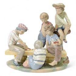 Large Nao figure, card players