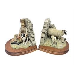 Pair of Border Fine Arts bookends '10 O'Clock Break' model No. L158 by Adrian Hughes, limited edition No. 763/1500, L37cm overall