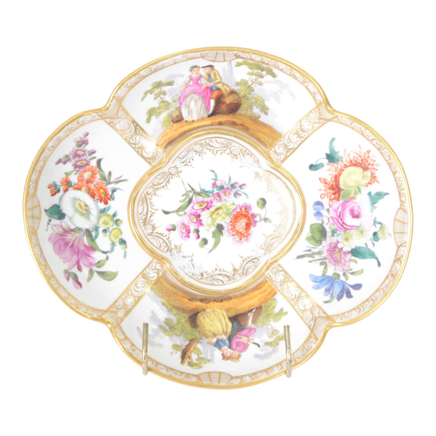 19th century Helena Wolfsohn for Dresden quatrefoil lidded bowl and stand, the panels decorated with figures in landscapes and floral sprigs, with a lemon finial to the lid, H18cm 