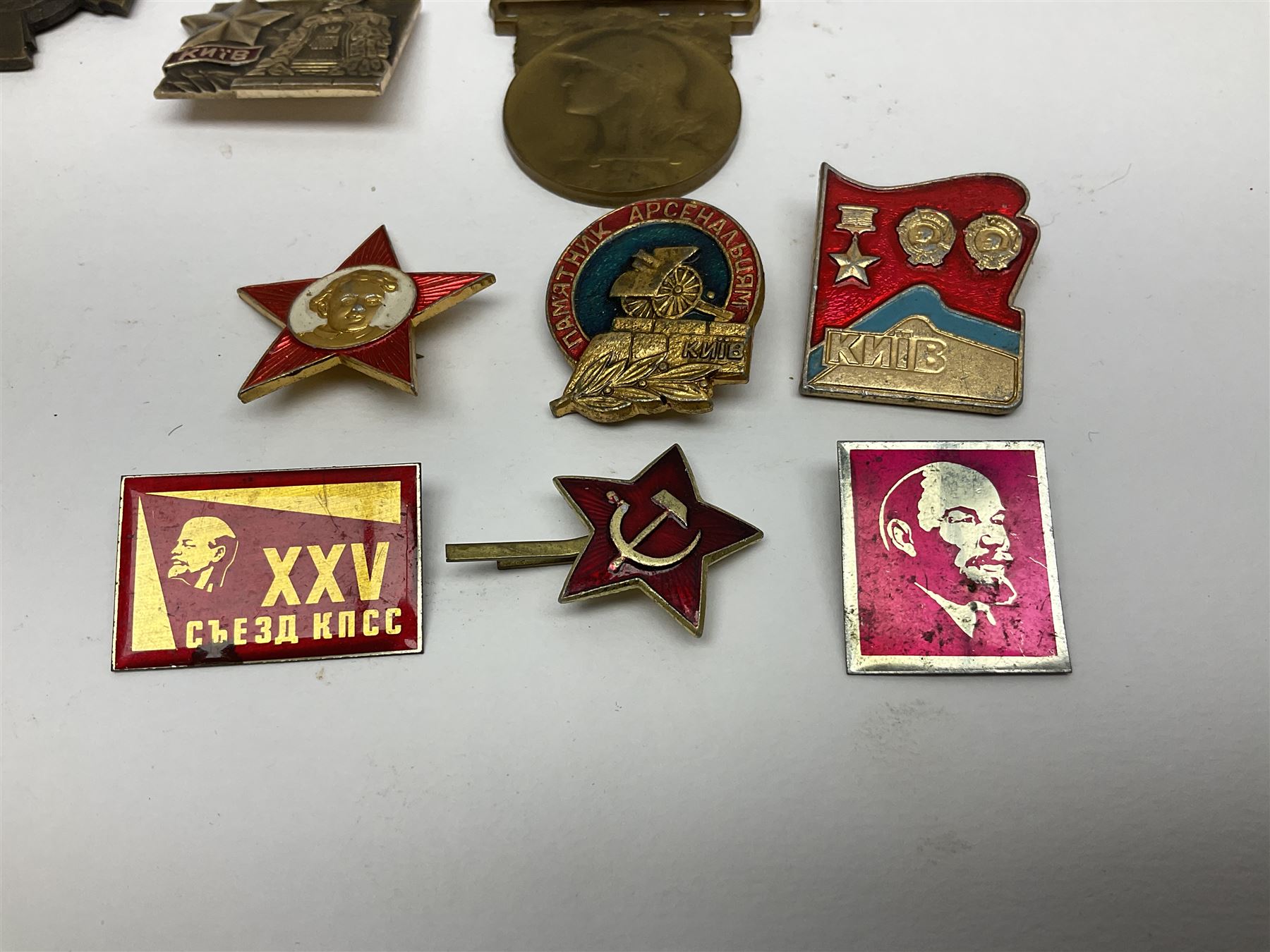 Five WW1 French medals comprising Medaille Militaire Gallantry Award, two Croix de Combattant, Medaille Commemorative Francais 1914-18 and a Patriotic Medal; together with small quantity of Russian badges etc