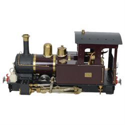 Roundhouse Gauge 1 live steam 0-6-0 tank locomotive, with two serial numbers Roundhouse 060704H and Roundhouse 290404F, in maroon livery 