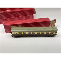 Hornby Dublo - eight coaches comprising 4047 Composite Restaurant Car W.R. (D20); 4049 Composite Restaurant Car B.R. Maroon; 4052 Corridor Coach 1st/2nd B.R.; 4061 Open Corridor Coach 2nd Class W.R.; 4062 Open Corridor Coach 1st Class B.R.; 4063 Ope Corridor Coach 2nd Class B.R.; and two 4078 Composite Sleeping Car B.R.; all in boxes (8)