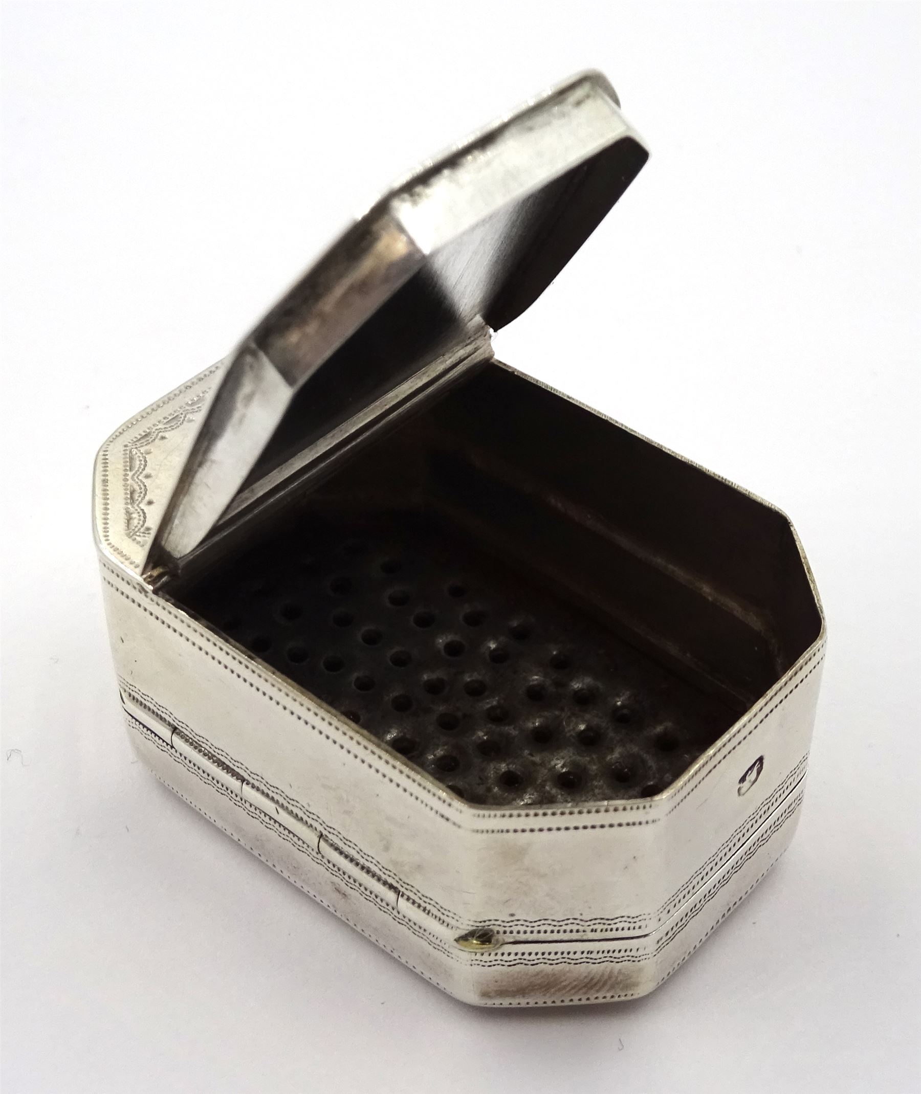 George III silver nutmeg grater makers mark TH, London 1806