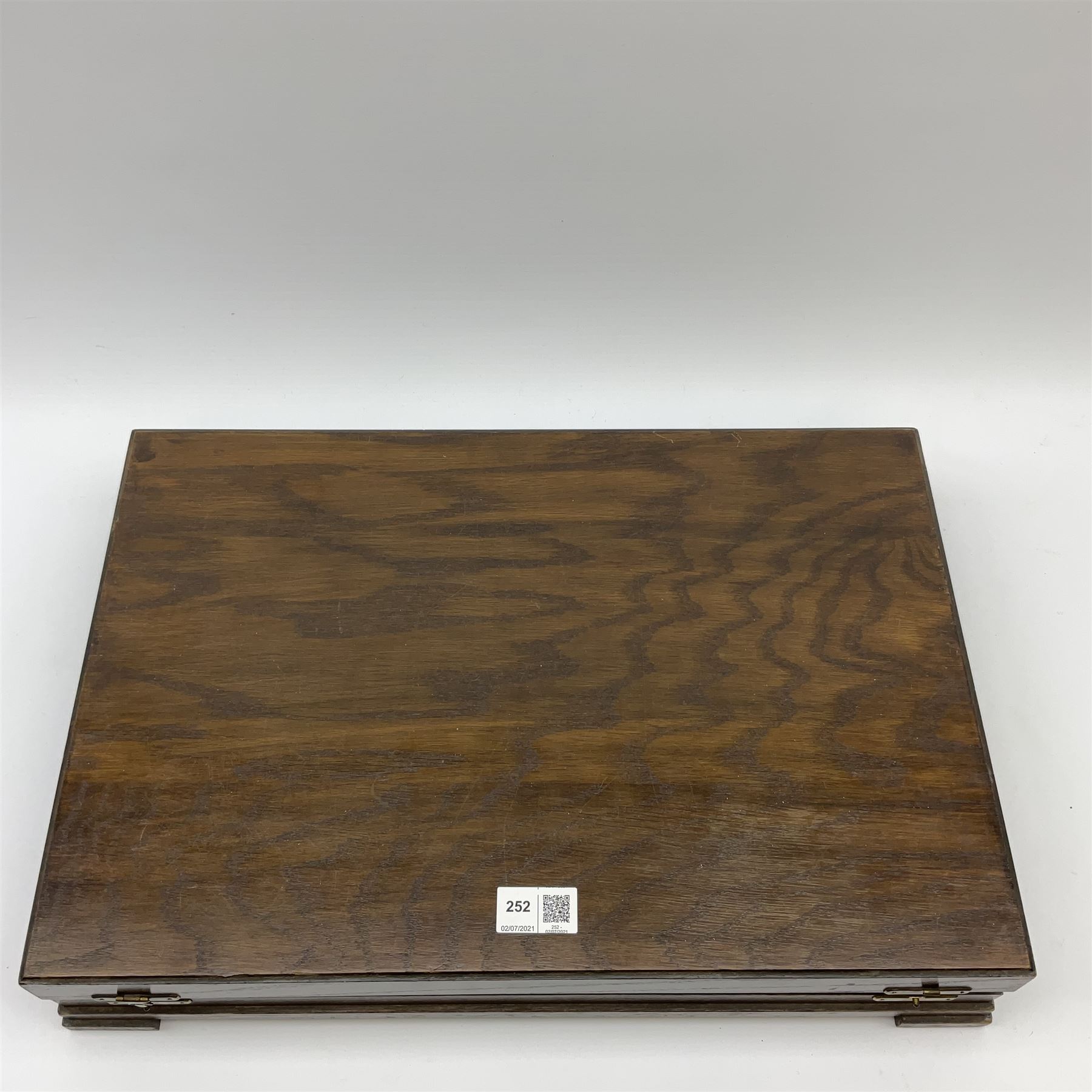 B & J Sippel Ltd, Sheffield, part canteen of plated and stainless steel cutlery