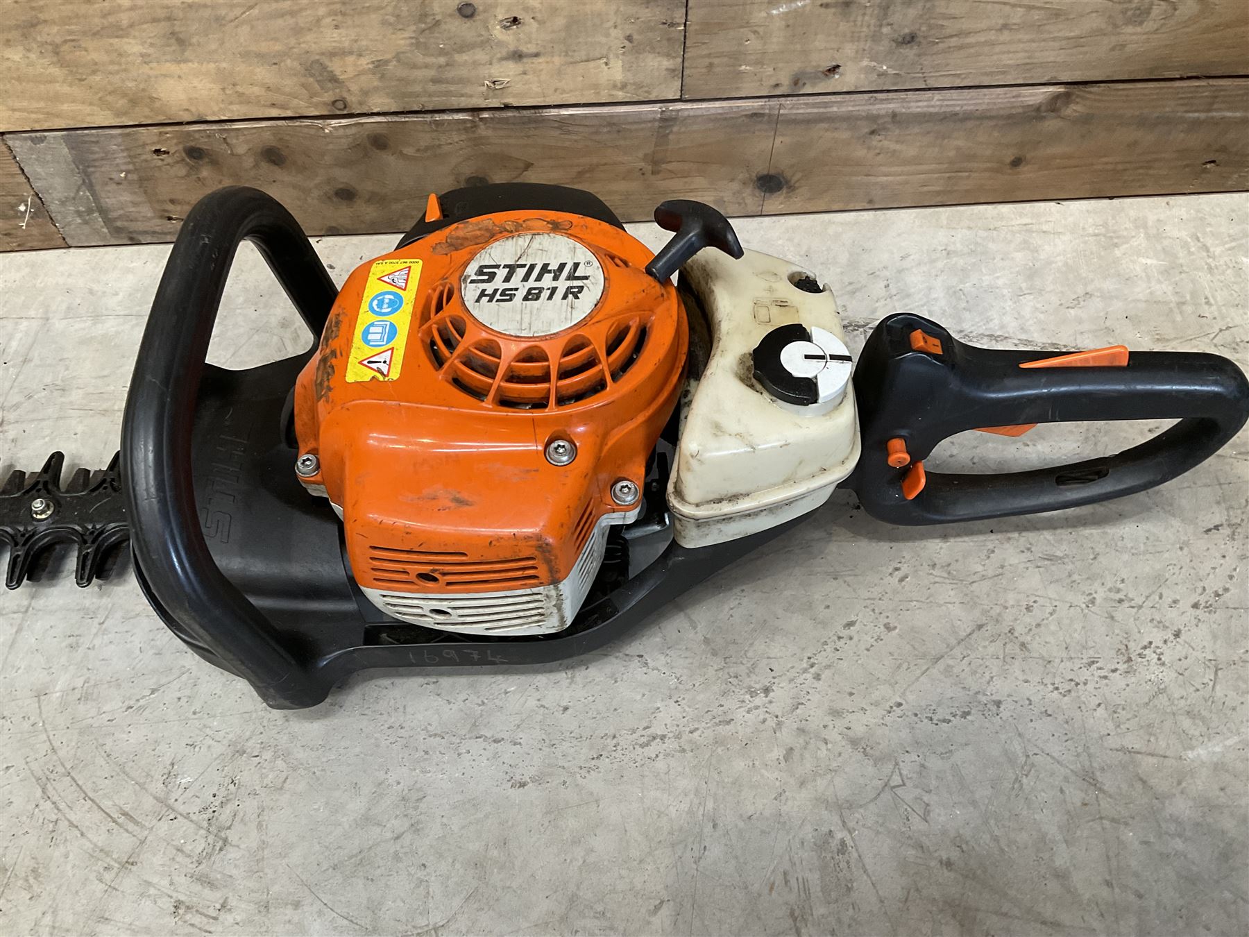 Stihl HS 81R petrol hedge trimmer, 30'' double sided