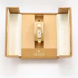Gucci ladies gilt quartz wristwatch, Ref. 1500, with mother of pearl dial, boxed
