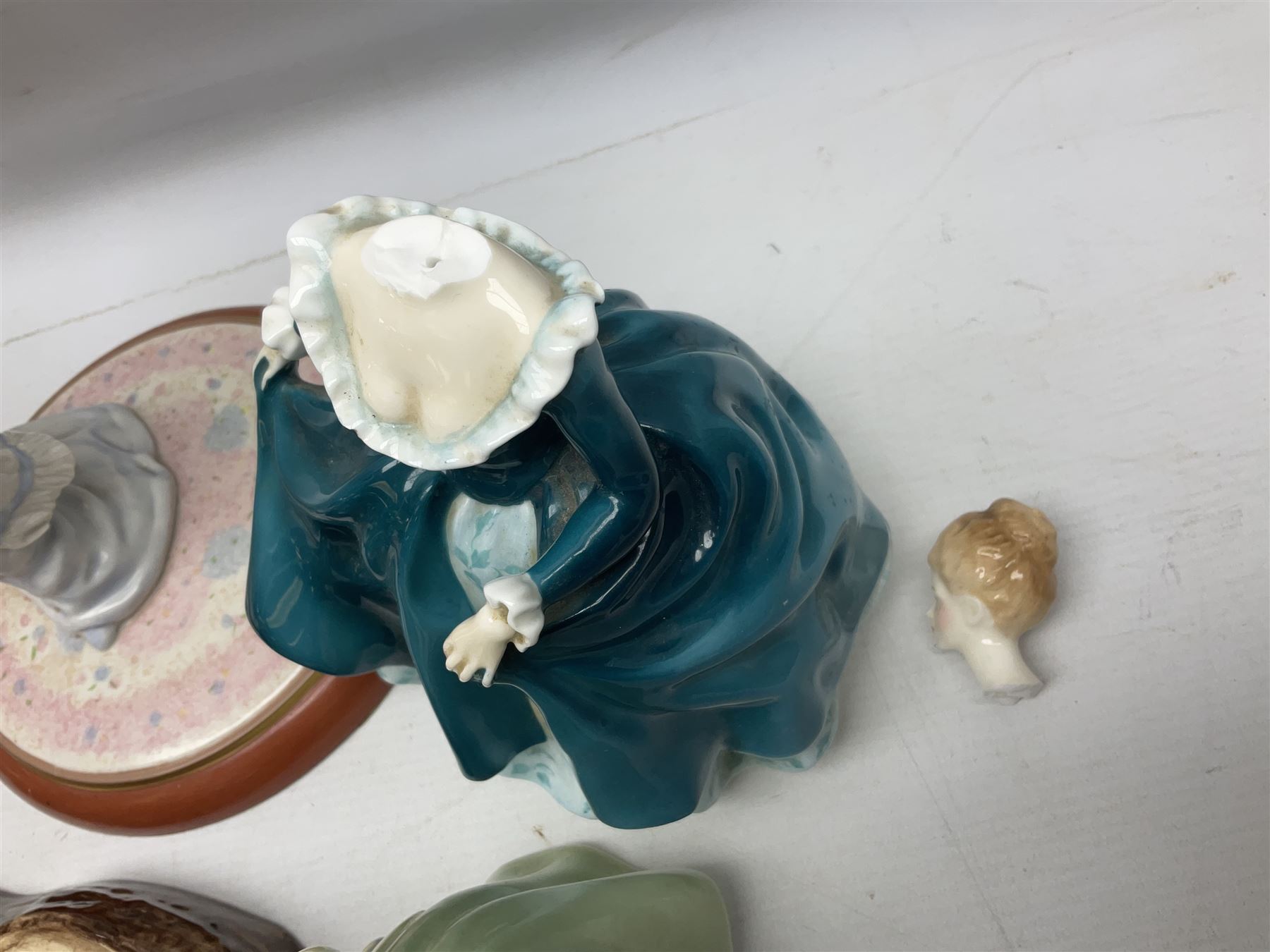 Nine Beswick bird figures, with stand, together with USSR thrush, two Franklin Mint Jane Austin figures and four Royal Doulton figures 