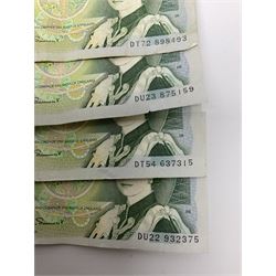 Banknotes including four Bank of England O'Brien one pound notes 'Y52J', 'T44J', 'T92J' and 'S23J', various ten shillings, two Somerset ten pounds 'CU20' and 'AW12', Page one pound notes, Bank of Scotland and other Scottish one pound notes etc