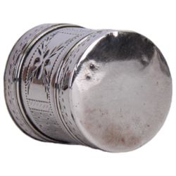 George III silver nutmeg grater, of cylindrical form with pull off cap and base, engraved with a foliate band, hallmarked Samuel Pemberton, Birmingham 1790, H3cm