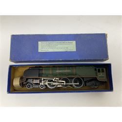 Hornby Dublo - 3-rail - Class A4 4-6-2 locomotive 'Mallard' No.60022 in BR green; in original box; and Duchess Class 4-6-2 locomotive 'Duchess of Montrose' No.46232 in BR matt green; in original plain blue box; with associated tender in plain blue box (3)