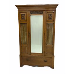 Edwardian oak wardrobe, single mirror do
