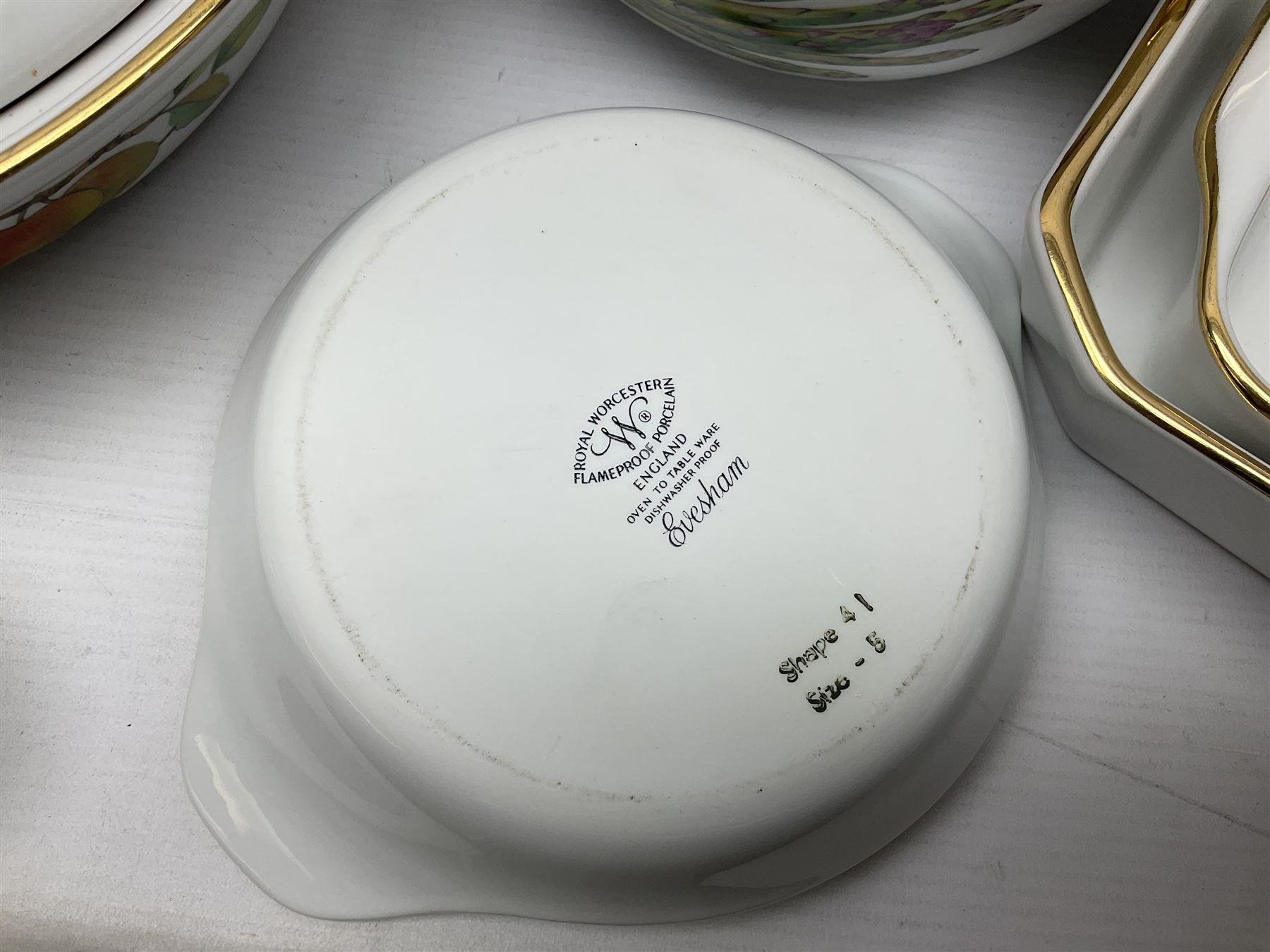 Royal Worcester Evesham pattern ceramics, including twin handled pot, oven dishes, pie dishes, bowls, jugs, etc together with other Royal Worcester ceramics 