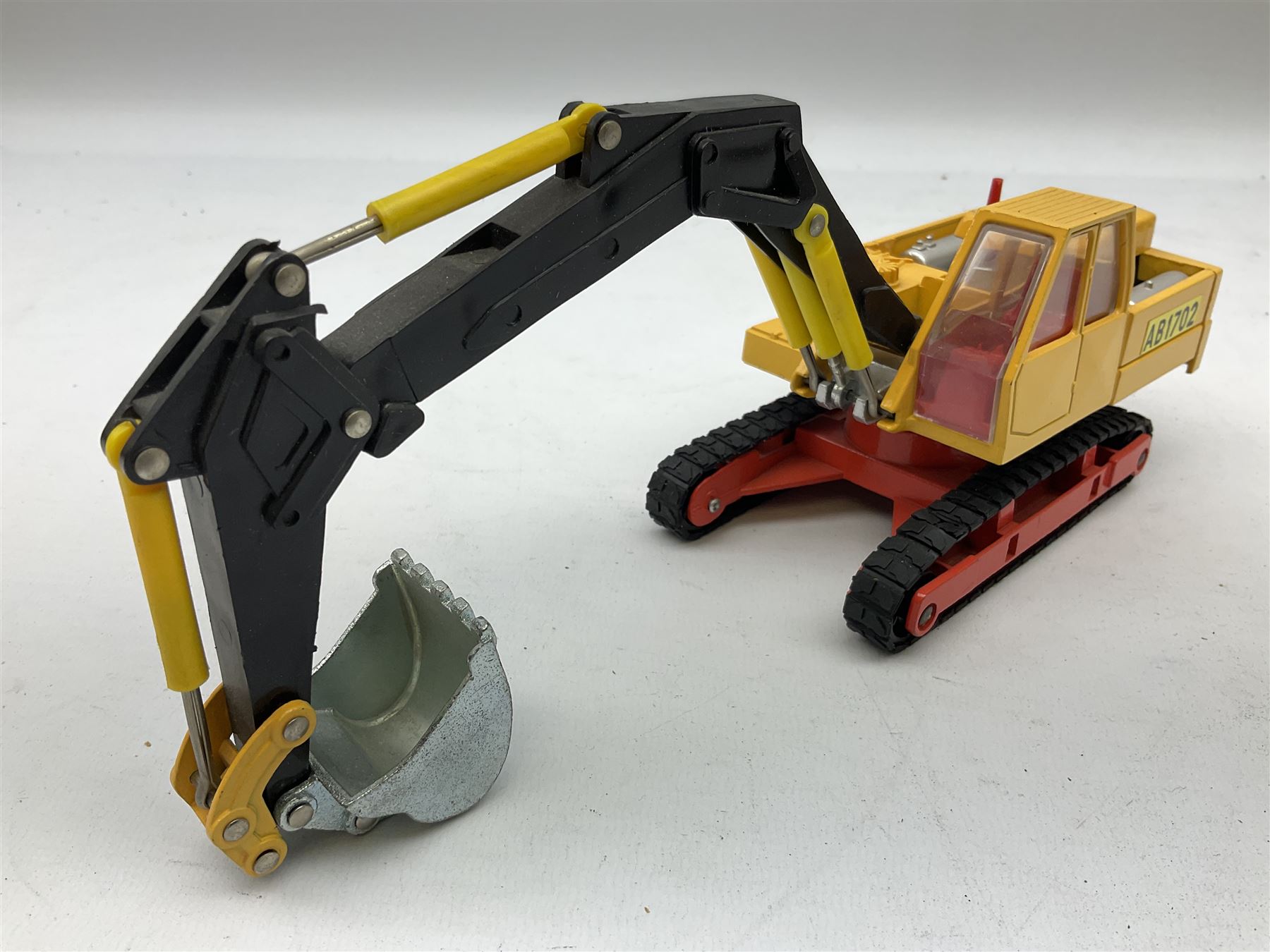 Dinky - Coles Hydra Truck 150T No.980; and Atlas Digger No.984; both boxed with internal packaging (2)