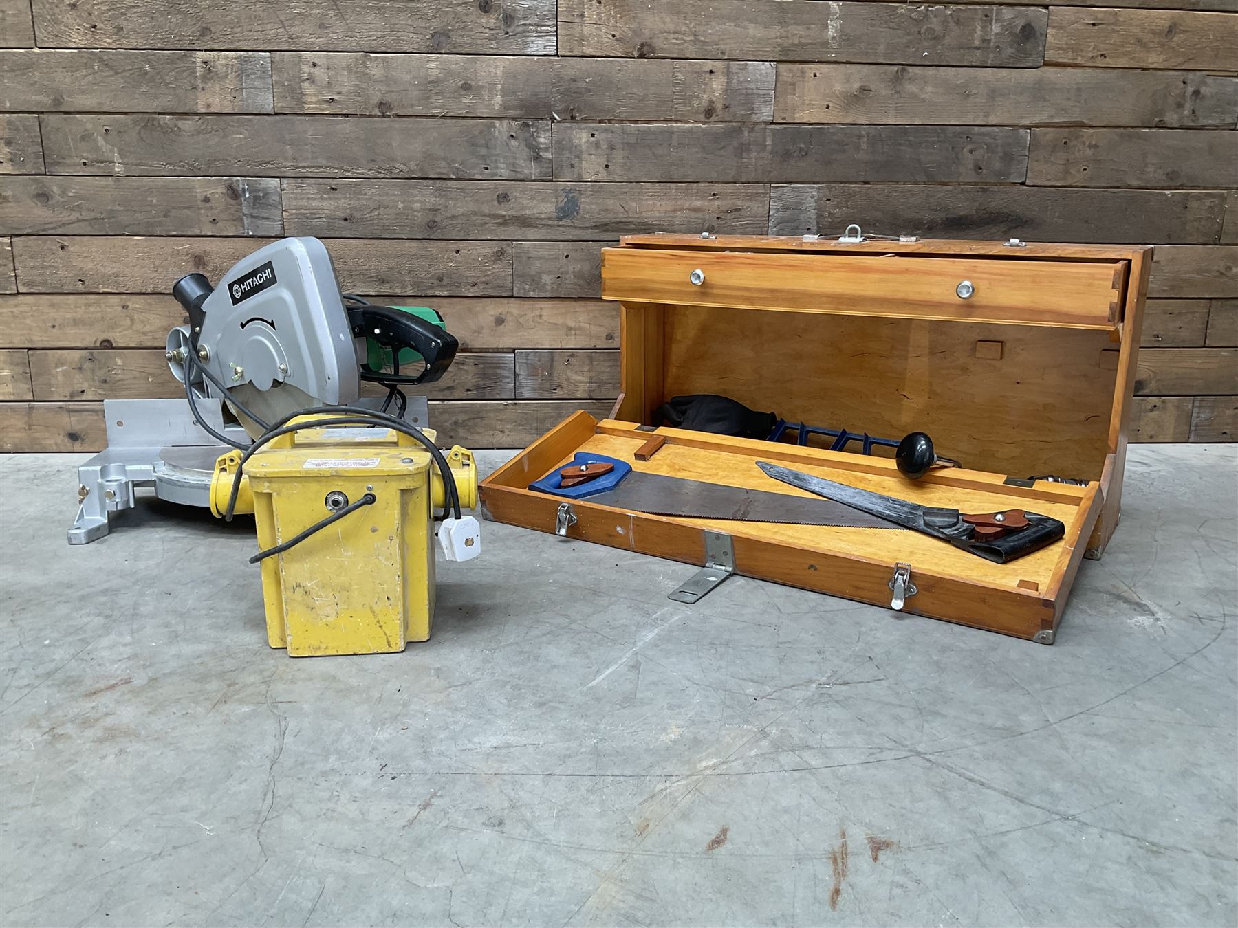 Hitachi C10FA mitre saw including transformer and tool case