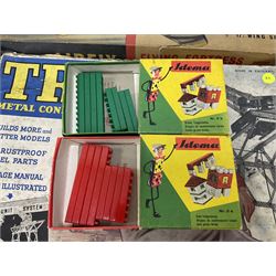 Nineteen assorted construction kits by Lego, Trix, Airfix, Tamiya, Paula, Steel Tec etc; all boxed (19)