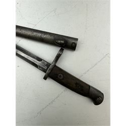 Dutch M1895 Mannlicher bayonet, with  44cm double edge blade, with wooden grip and bluing; in steel scabbard, L59cm 