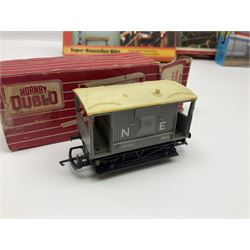 Hornby '00' gauge - RS.651 Freightmaster Set with Class 31 Diesel (Brush Type 2) A1A-A1A locomotive, seven wagons and track; boxed; together with fifteen various makers wagons and Busch Micro Electronic Roadworks Sign Set; predominantly boxed