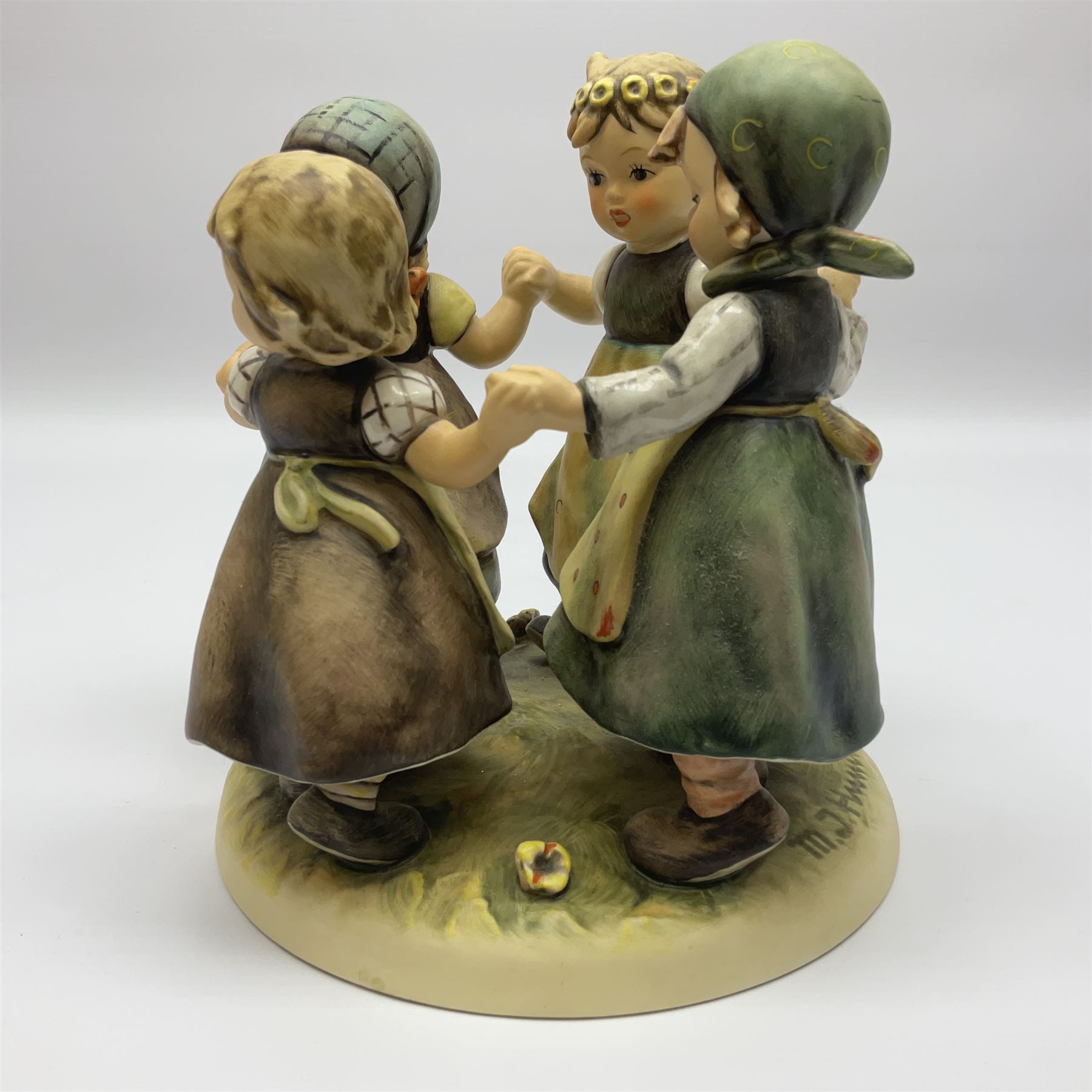 Large Hummel figure group by Goebel, Ring Around the Rosie, H19cm