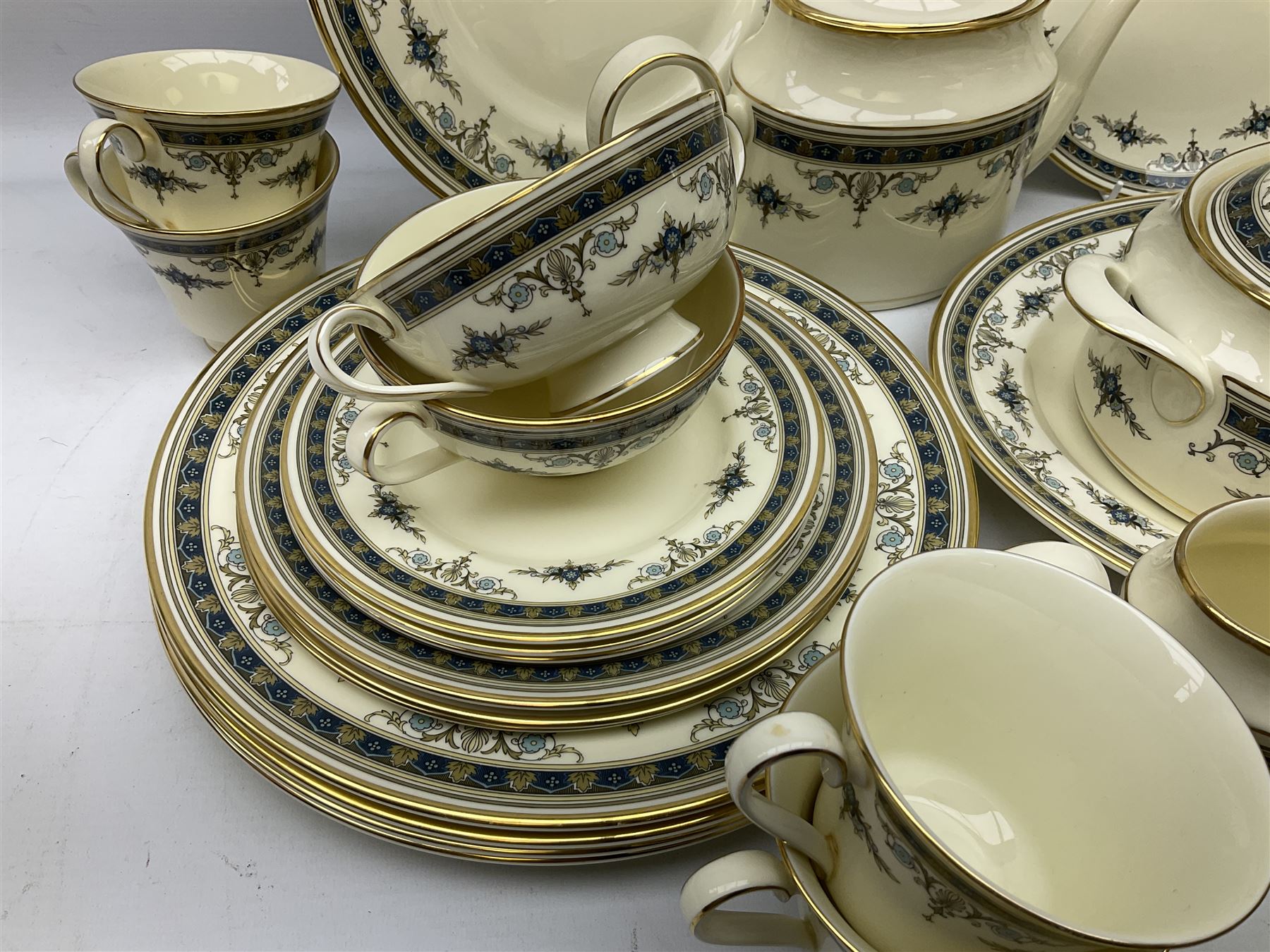 Minton Grasmere pattern dinner and tea service | Antiques