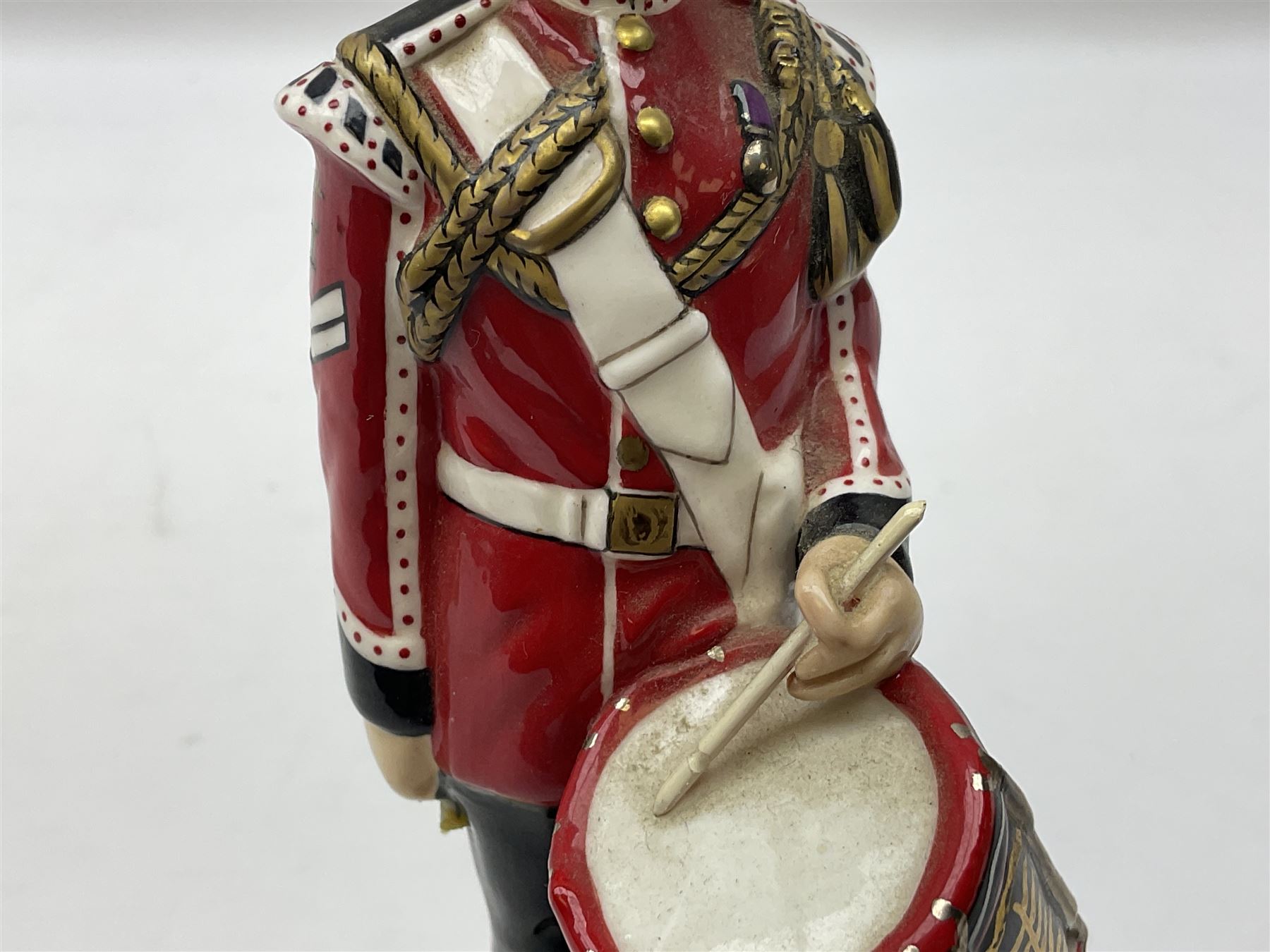 Michael J Sutty limited edition figure, Soldier Drummer, 1st Battalion, The Kings Own Royal Border Regiment 1984, 93/250, together with further limited edition Michael Sutty bust, 12/250, tallest H21.5cm