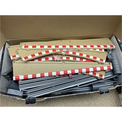 Scalextric - Scalextric 400 C587 set with March Ford 721 and JPS Formula One cars; Calibra Cup set with Motorsport Calibra and Old Spice Calibra; C8040 Track Extension Pack, Hump Back Bridge part-set and unassociated SuperSlot 1:32 scale die-cast Williams-Toyota FW29 unassembled car in four blister packs 