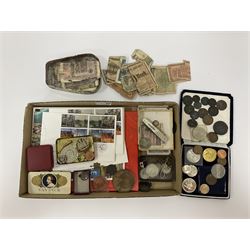 Collection of bank notes and coins, to i