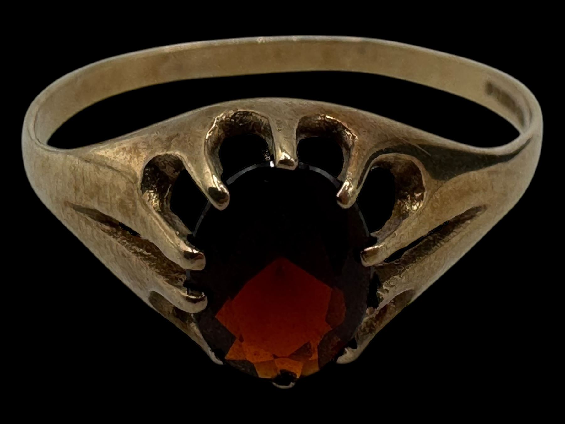 9ct gold illusion set diamond signet ring and a 9ct gold garnet ring