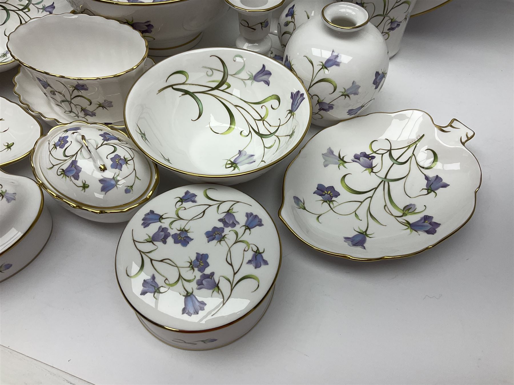 未使用箱付spodeスポードCAMPANULAシェル型デザインプレート英国 未使用箱付spodeスポードCAMPANULAシェル型デザインプレート英国