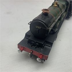Hornby Dublo - 3-rail Castle Class 4-6-0 locomotive 'Ludlow Castle' No.5002 in lined BR green; in modern unassociated plain red  box