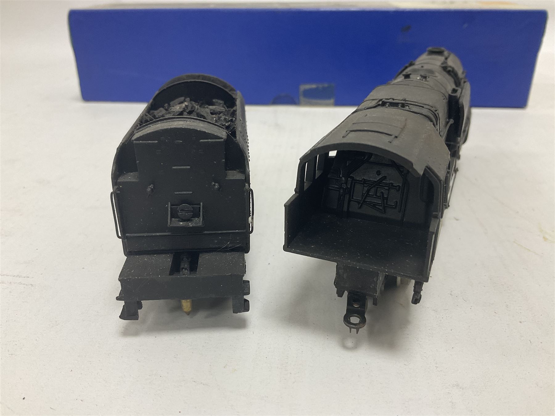 ‘00’ gauge - kit built S&DJR/LMS/BR 2-8-0 no.53807 steam locomotive and tender, finished in BR black with DJH Models box; with further kit built Standard Class 9F 2-10-0 steam locomotive and tender no.92026 finished in BR black (2) 