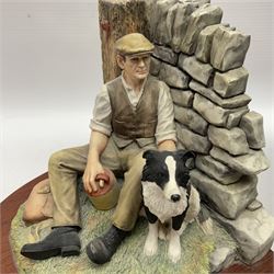 Pair of Border Fine Arts bookends '10 O'Clock Break' model No. L158 by Adrian Hughes, limited edition No. 763/1500, L37cm overall