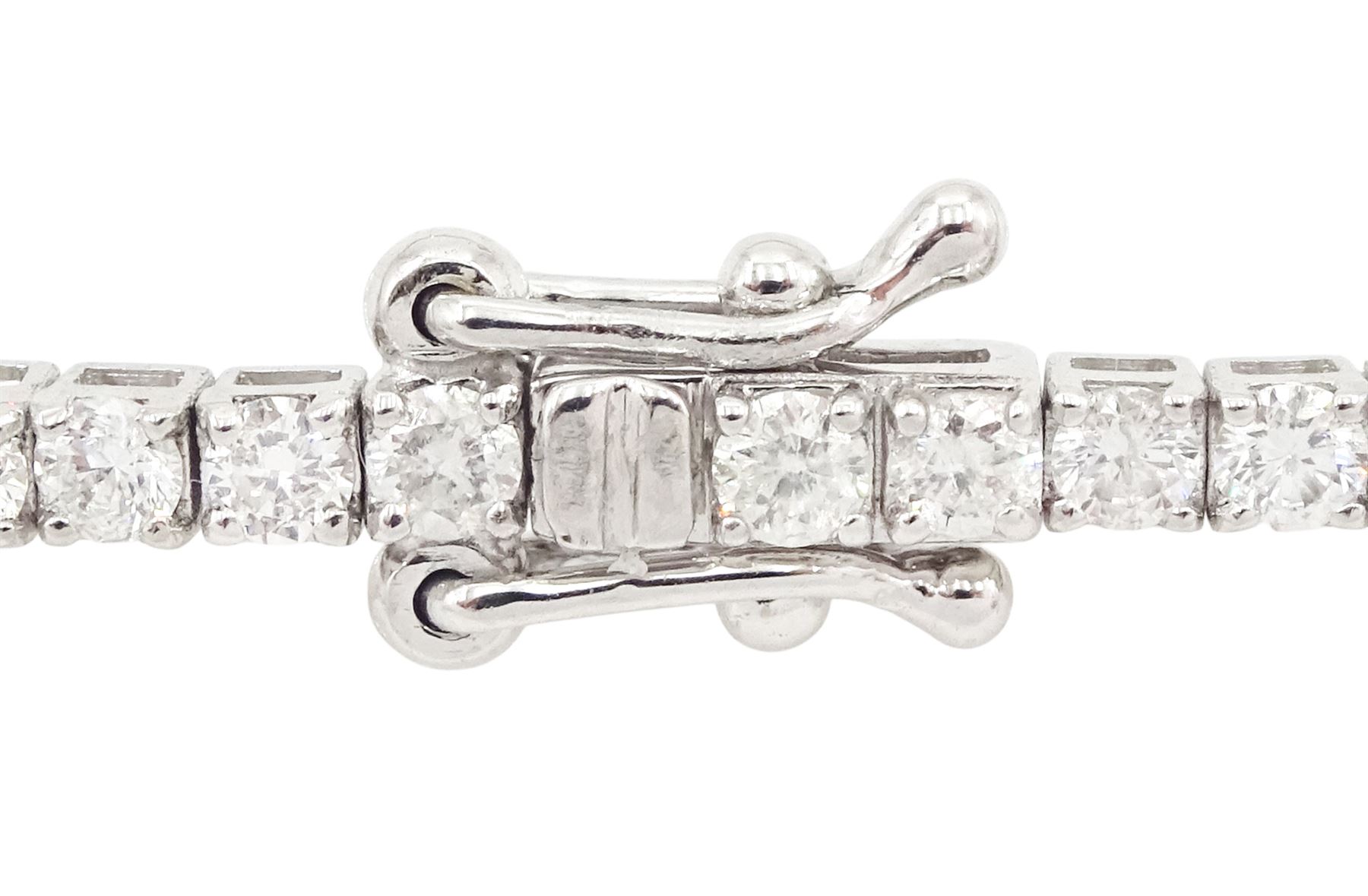 18ct white gold round brilliant cut diamond bracelet, stamped, total diamond weight approx 3.00 carat