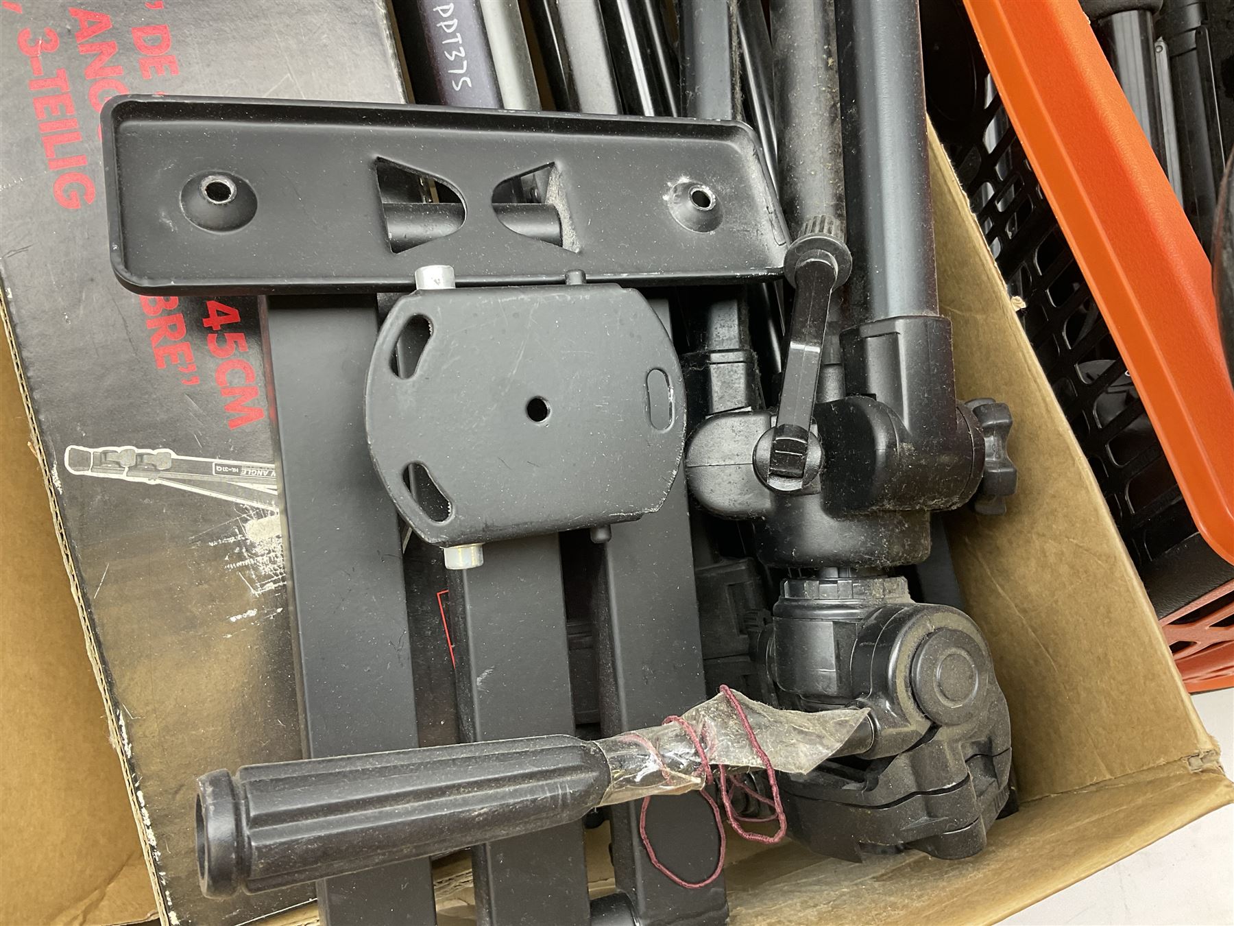 Collection of camera tripods to include Camlink, Platinum Plus PPT375, Sobrouo NT668 etc, in two boxes 