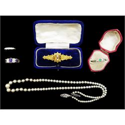 9ct gold jewellery including five stone diamond ring, stone set brooch, amethyst and opal ring and an opal and green stone set ring and a single strand graduating cultured pearl necklace, with silver clasp