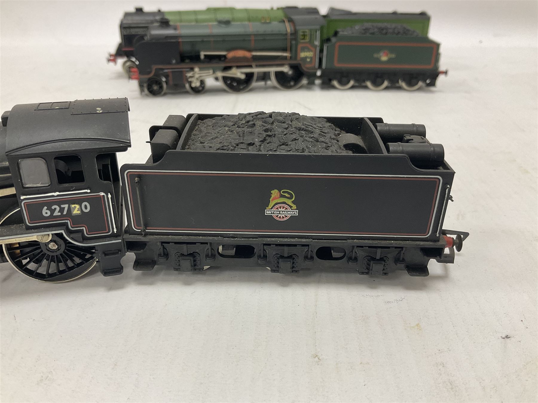 Various makers ‘00’ gauge - Hornby Class D41/1 4-4-0 ‘Yorkshire’ locomotive no.62700 in BR black and Green Schools Class 4-4-0 ‘Wellington’ locomotive no.30902 in BR green; G&R Wrenn Class R1 Tank 0-6-0T locomotive no.1127 in green; Trix Trains Class A2 4-6-2 ‘A.H.Peppercorn’ locomotive no.525 in LNER green (4) 