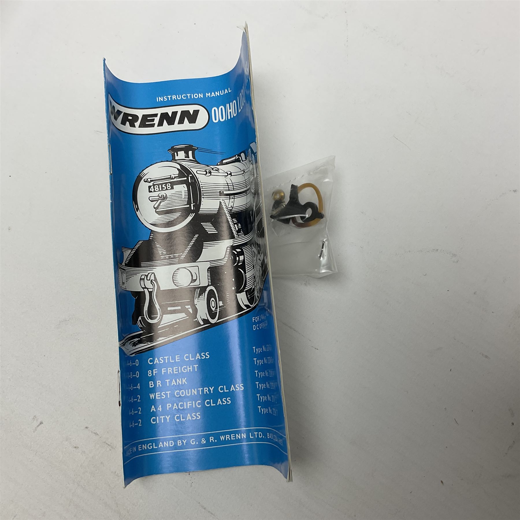 Wrenn '00' gauge - two Class A4 4-6-2 locomotives - 'Peregrine' No.4903 in NE Black; and 'Golden Eagle' No.4482 in LNER Green; both boxed with instructions (2)